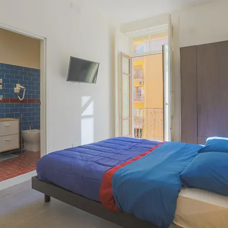 Πανσιόν B&B Salerno Centrale 4*
